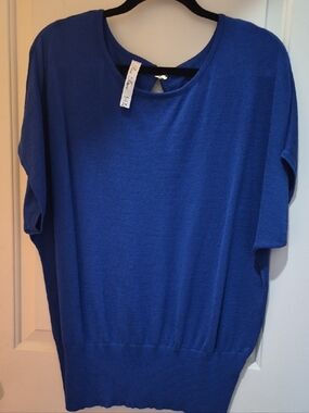 Women’s Short-Sleeve Pullover Sweater in Royal Blue